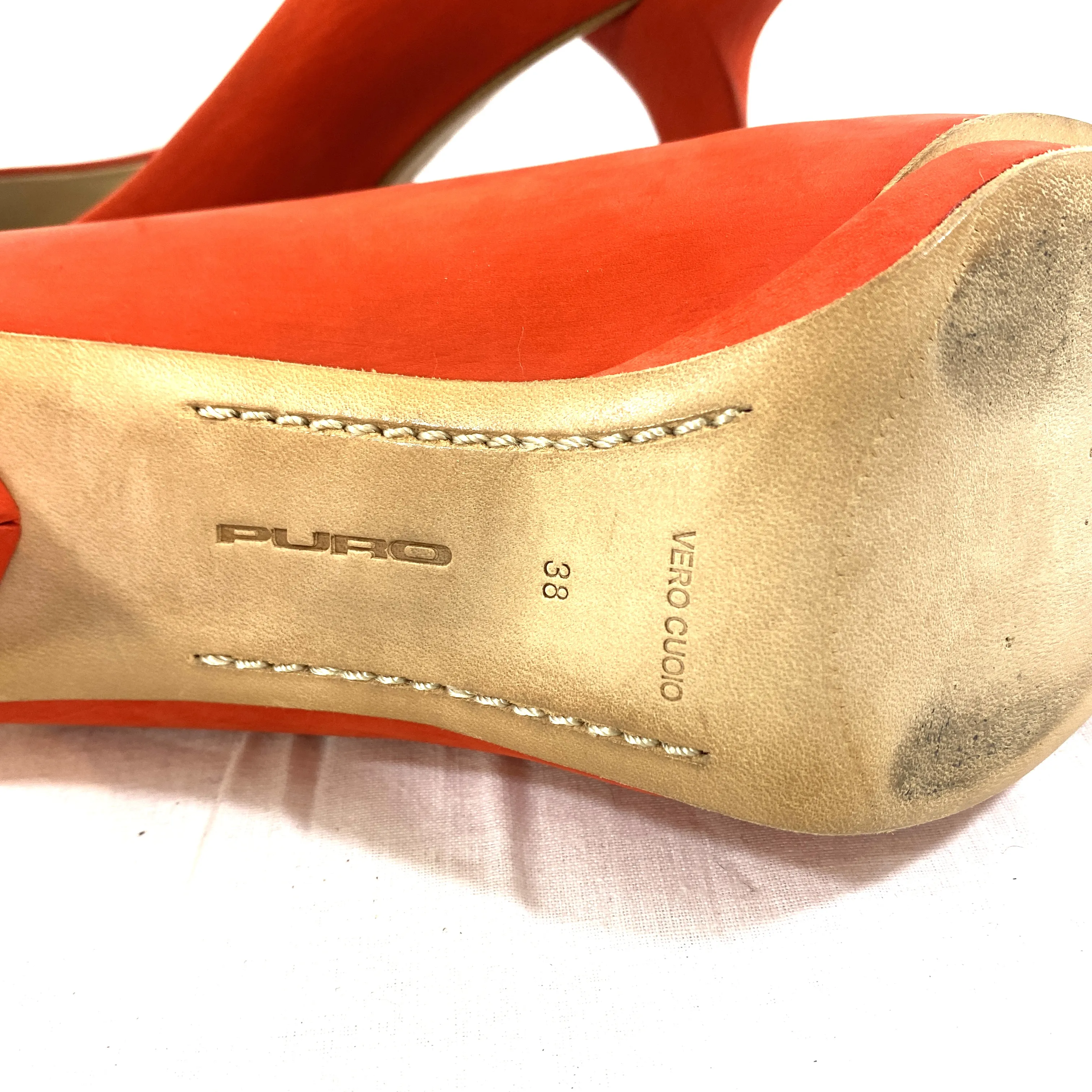Escarpins rouge marque Pure - Puro " sculpture" taille 38 made in Italie avec sa boîte d'origine 